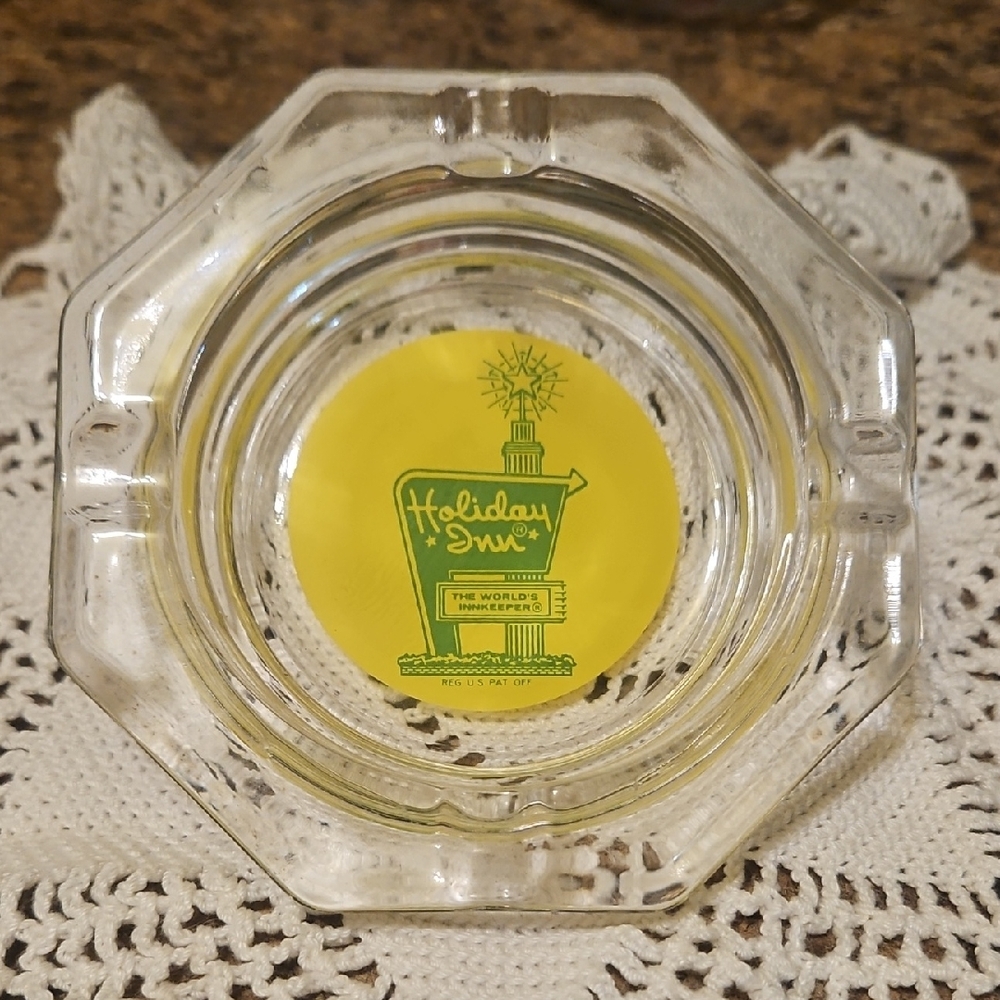 Vintage 'Holiday Inn' Glass Ashtray ~ Retro Cool ~ Holiday Inn Collectible